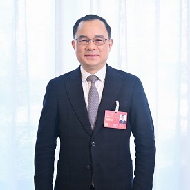 全国人大代表朱华荣：保险新能源汽车健康协同发展